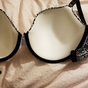 PINK Victoria's Secret Intimates & Sleepwear - Nwot Victoria secret 38DD t shirt bra PINK Victoria's Secret Intimates & Sleepwear - Nwot Victoria secret 38DD t shirt bra